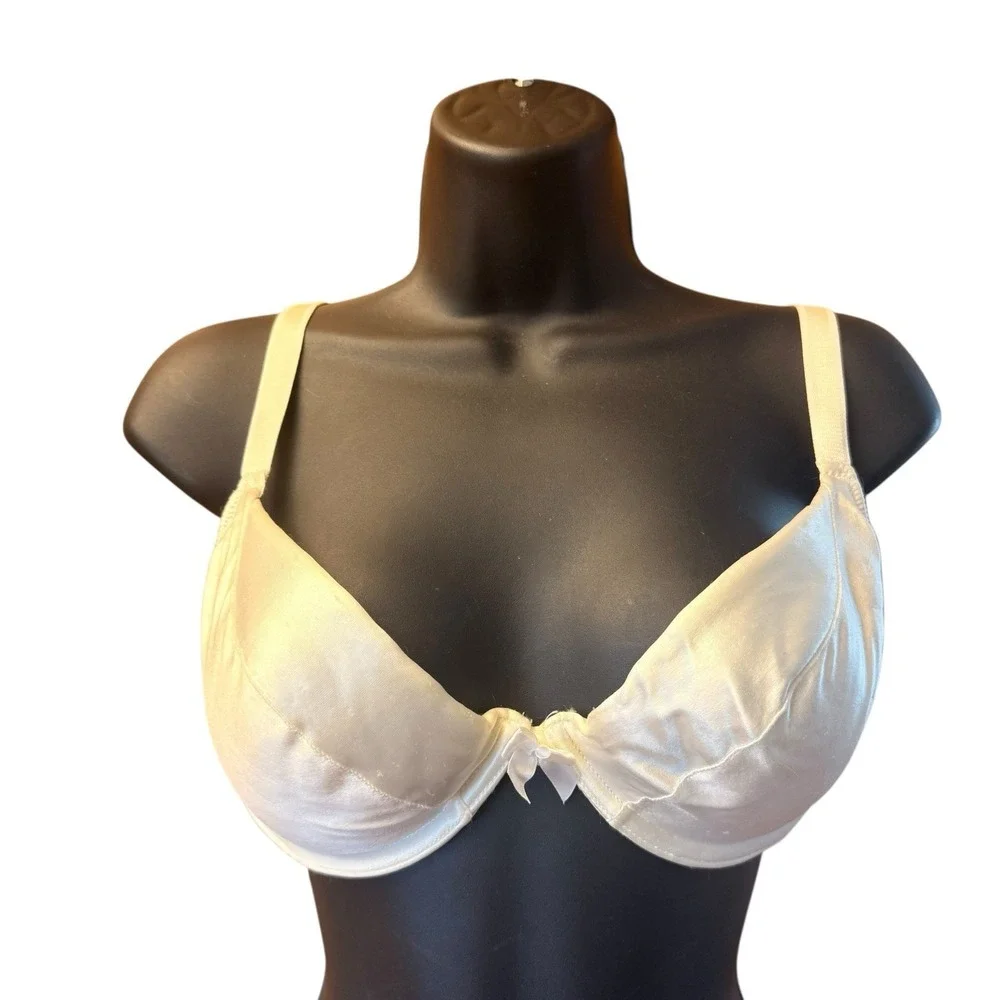 Vintage Victoria's Secret The Miracle Bra 34D White Satin Shiny Padded Push Up